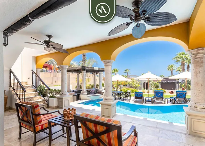 With Private Pool & Patio In Cabo Hébergement de vacances Cabo San Lucas