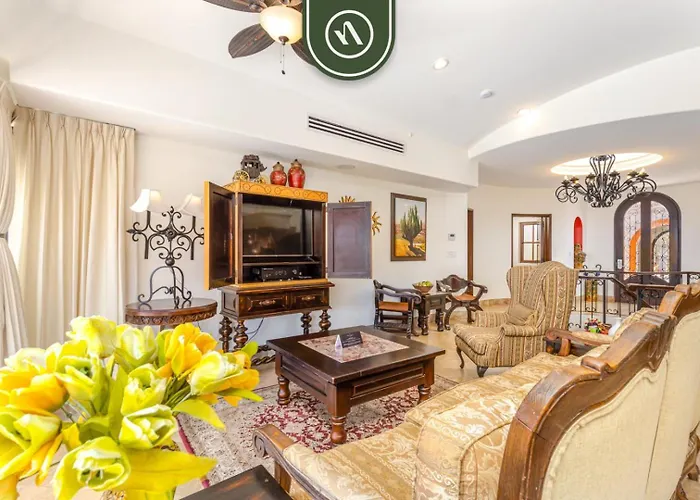 With Private Pool & Patio In Cabo *